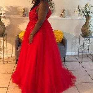 Red prom dress/ formal gown
